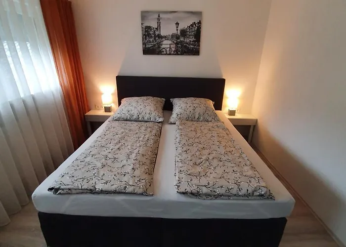 Sam's Place Apartment
